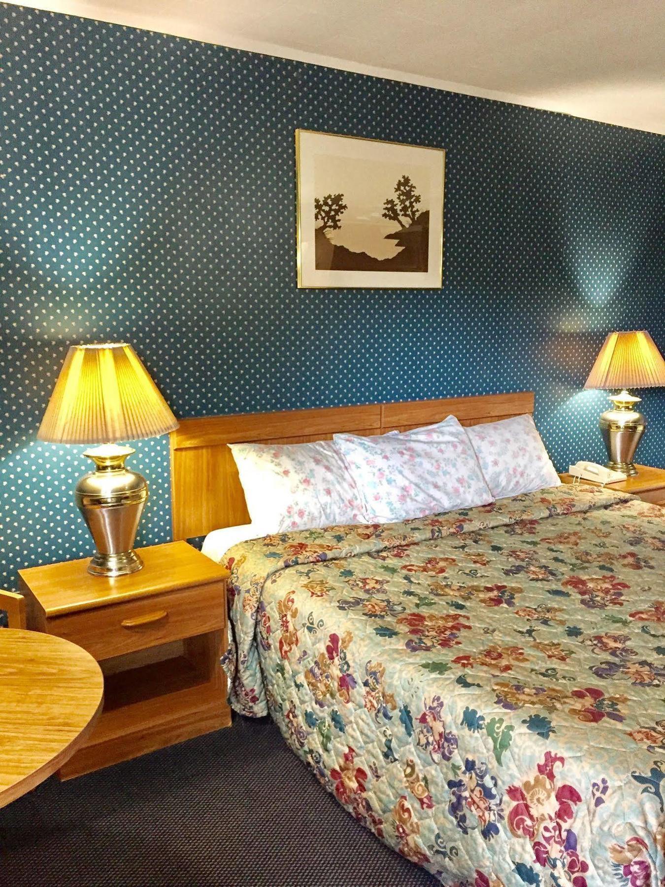 Travel Inn Westmoreland Exteriör bild